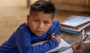 Governo federal prevê investir R$ 35 milhões para construir 8 escolas na Terra Yanomami