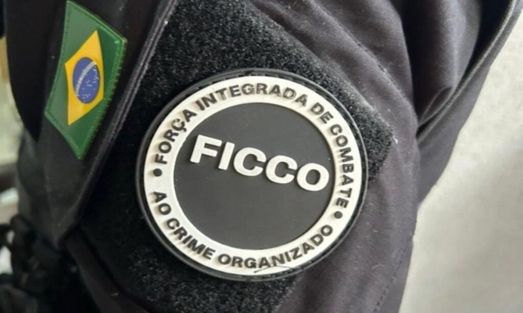 Abordagem em embarcação com destino a Manaus resulta na prisão de foragido por homicídio no sul de Roraima