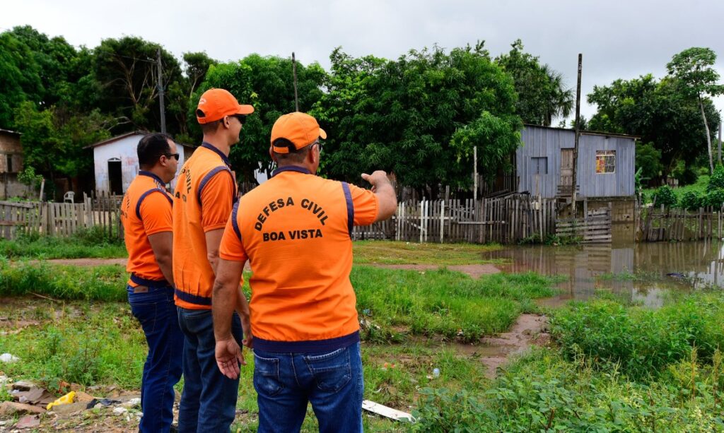 Boa Vista tem 75 milímetros de chuva em 24h e Inmet emite alerta laranja