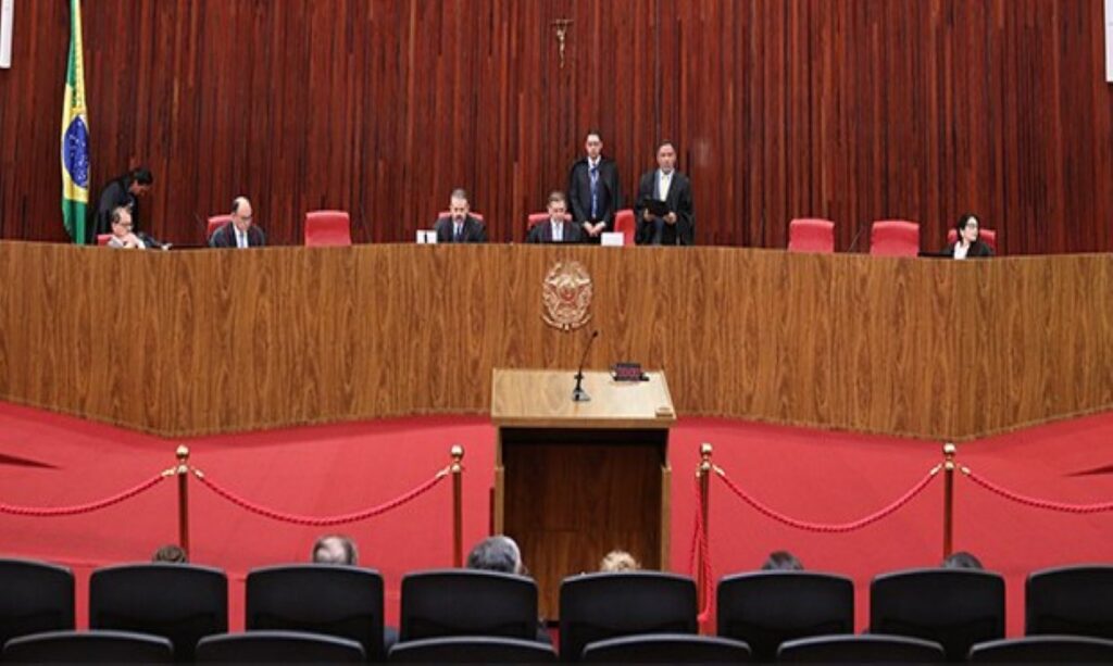TSE mantém cassação por abuso de poder e suspende decisão sobre diplomação da eleição suplementar em Roraima